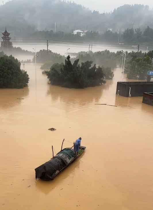 貴州“村超”球場再次被淹 洪水致緊急轉(zhuǎn)移