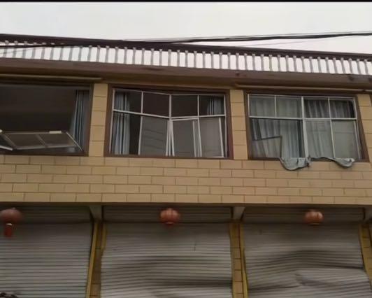 亳州一废弃小学附近发生爆炸 有村民房屋受损 烟花销毁失误引发