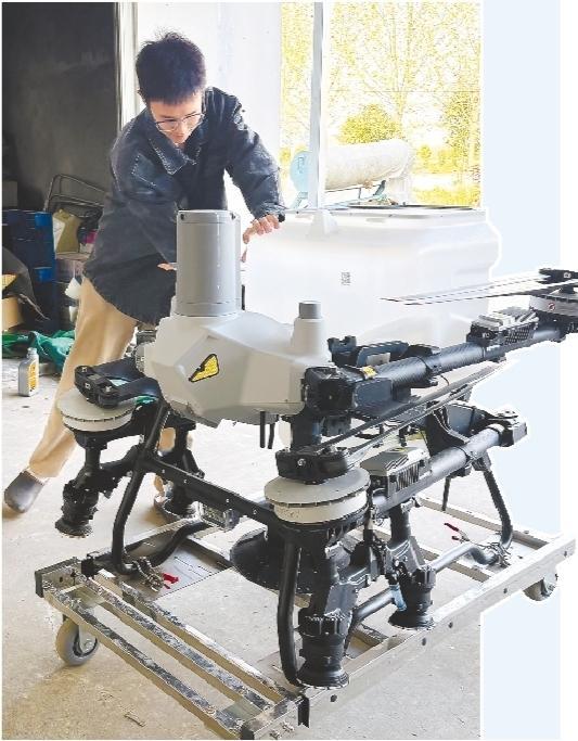 “00后”新农人拉满田野科技感