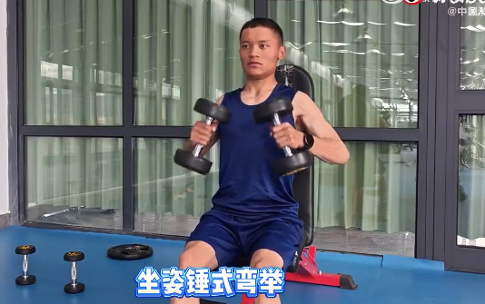 健身新手想要线条舒展有力的手臂？跟着西藏消防练习这三组动作就够了