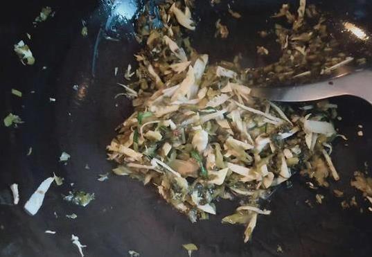 黄鱼捞面香翻全家，简单三步做出饭店味，你会做吗？