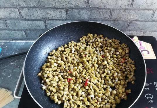酸豆角炒肉末，家常菜顶流，3步做出下饭神器
