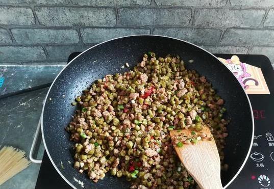 酸豆角炒肉末，家常菜顶流，3步做出下饭神器