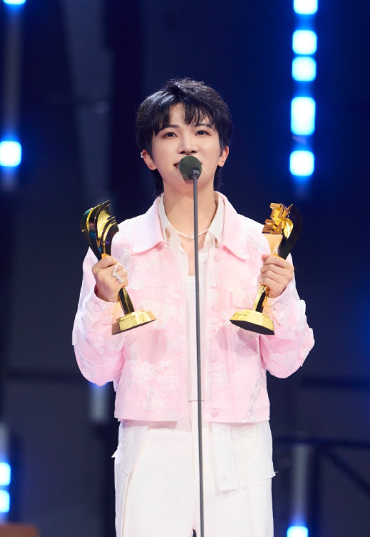 周深TMEA获奖发文致谢 珍惜每个机会继续歌唱