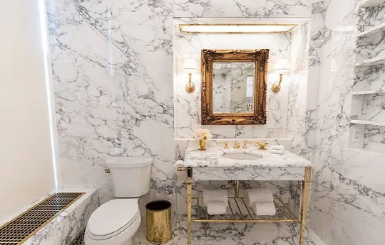 美国政府停摆下的“两重天” 朱门酒肉臭，路有冻死骨