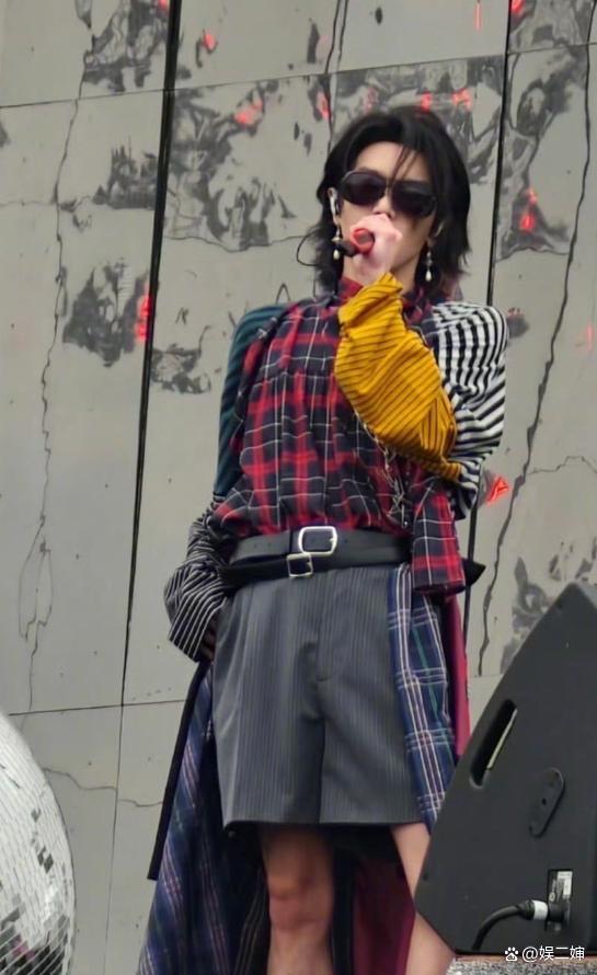 『华晨宇』以“要爆了”的自我调侃引爆网络热议
