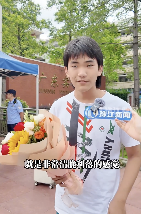 男生直言高考完最想去打台球 与许昕交手愿望引关注