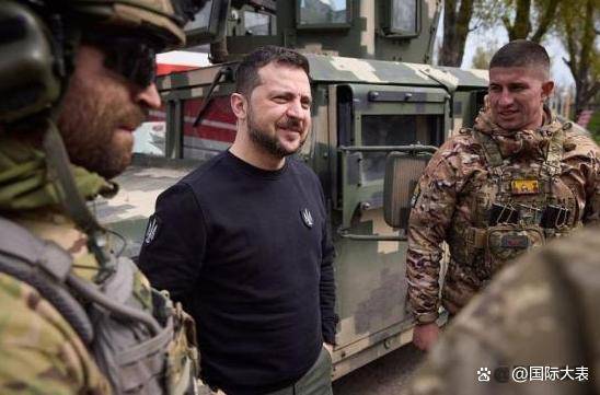 大V：泽连斯基能用的人不多了 乌克兰面临艰难抉择
