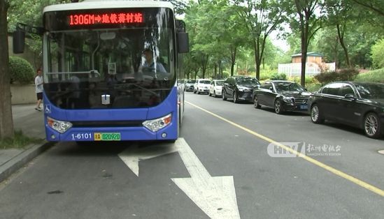 杭州自动驾驶公交车上线