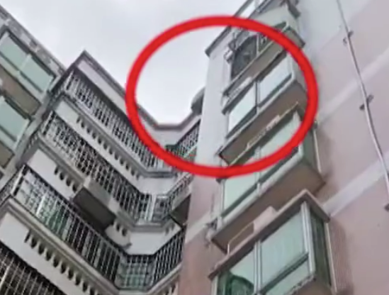 小孩高空拋物砸中人父母拒絕賠償 警方回應(yīng)