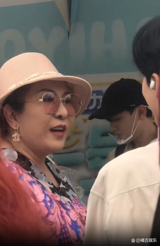 网友质疑