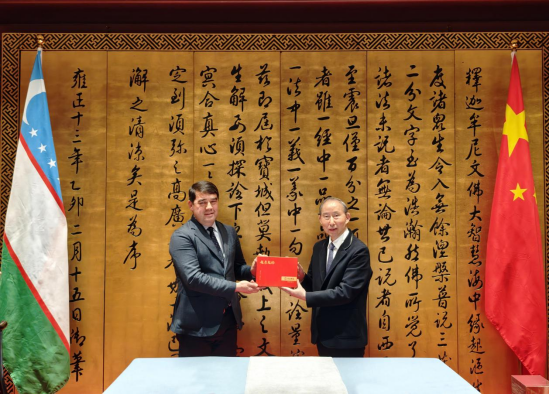龙宇翔会见乌兹别克斯坦政府代表团一行