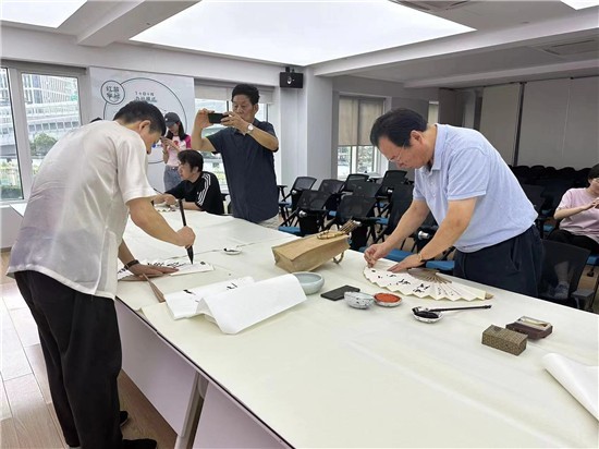 名家挥毫迎亚运笔会在杭州西湖美术院美术馆举行