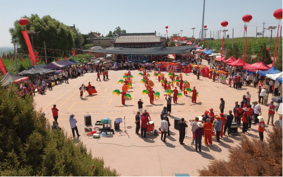 走遍中国：陕北庙会，民俗和艺术来了一场欢乐“约会”