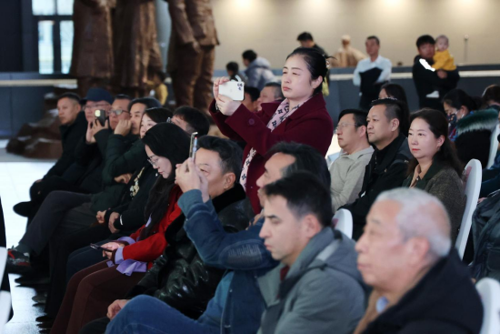 丝绸之路——杨晓阳丝路四十年美术创作暨文献展（新疆站）在新疆美术馆开幕