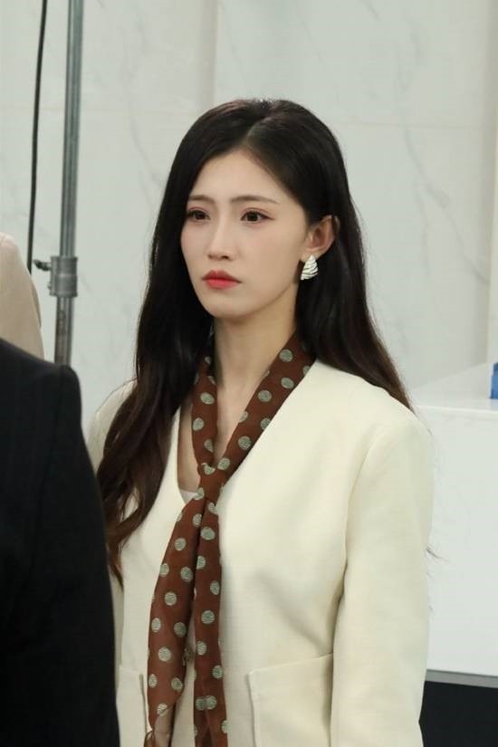 短剧女主全年无休拍了48部戏:每天工作16个小时!