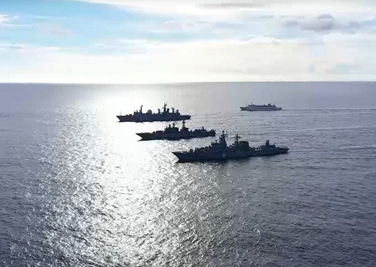 俄海空编队靠近夏威夷演习 美方出动战机航母应对