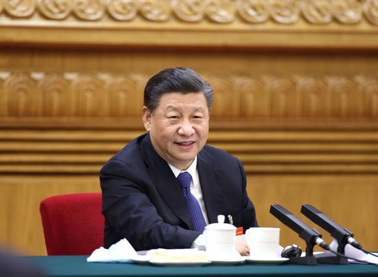 ↑2021年3月5日，习近平参加十三届全国人大四次会议内蒙古代表团审议。