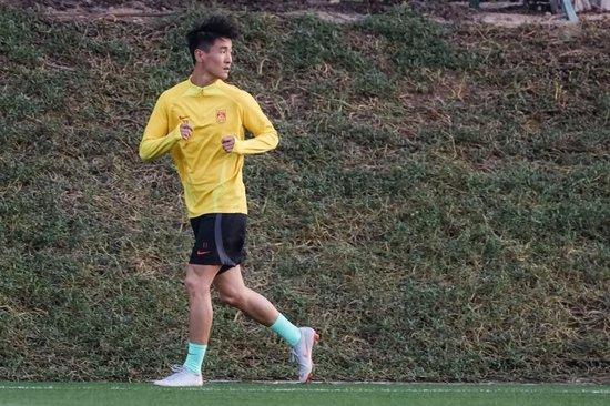 国脚坦言还有很大机会出线 记者谈国足末轮安排：吴曦有望首发