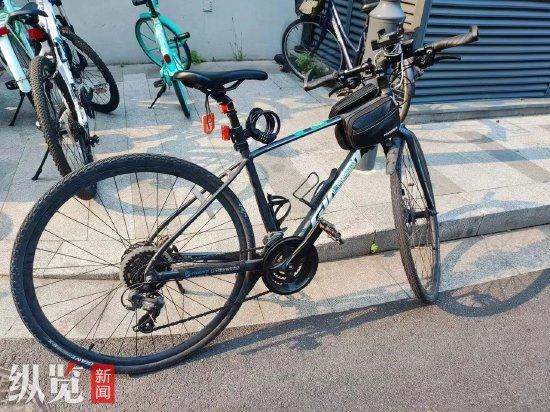 王先生被处罚时骑的自行车（来源/网络）