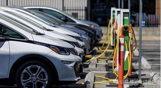 專家：汽車行業(yè)不存在恒大模式問題 繁榮下的暗涌