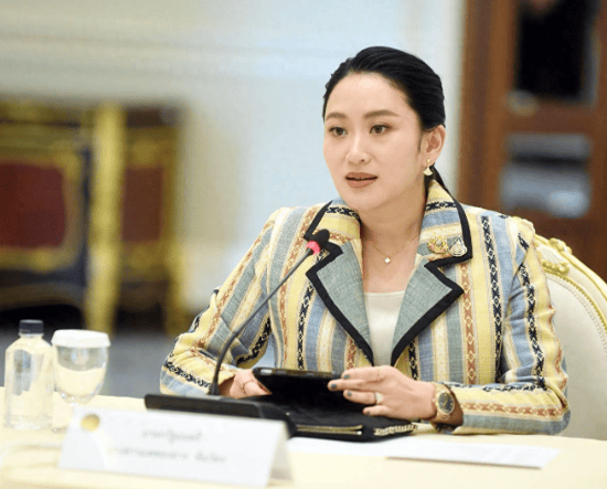 佩通坦栽了,？泰國局勢一夜生變,，軍隊關(guān)鍵時刻站隊，信號特殊