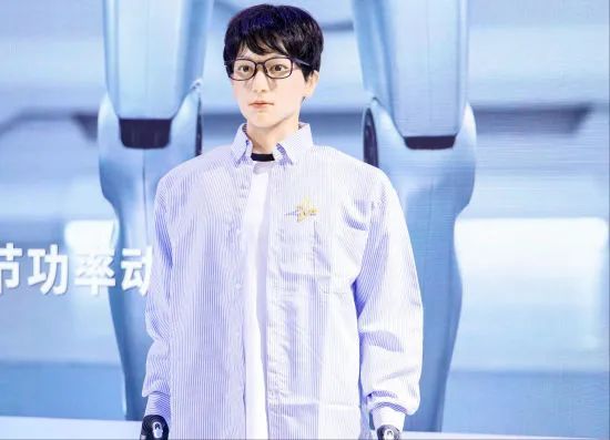 全国首位机器人博士生入学上戏 开创艺术与科技融合新篇章