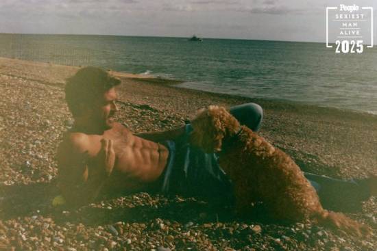 2025年全球最性感男人被选出 乔纳森·贝利当选