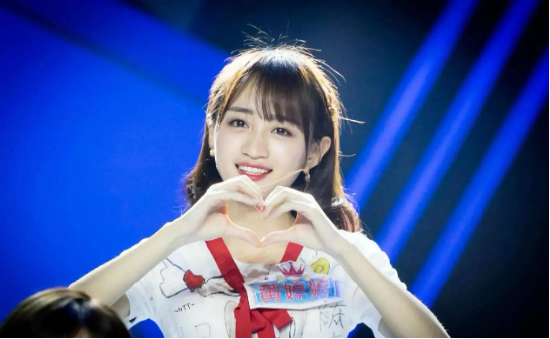 丝芭与鞠婧祎矛盾升级 合约纠纷再起波澜