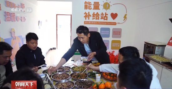 在春运路上感受中国发展的硬核实力与民生温度