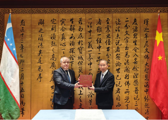 龍宇翔會見烏茲別克斯坦政府代表團一行