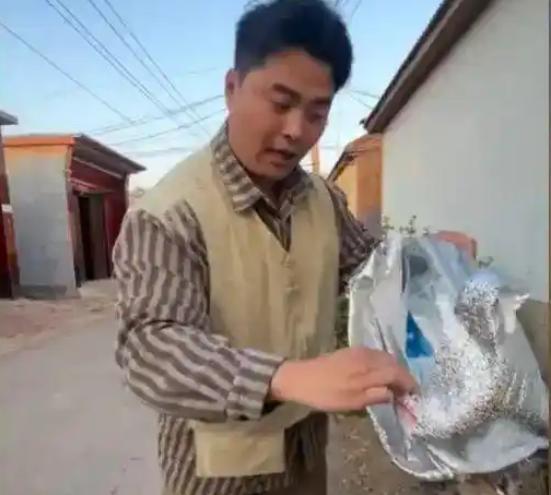 “榴莲仅退款事件”卖家：不是钱的事 商家千里维权求公道