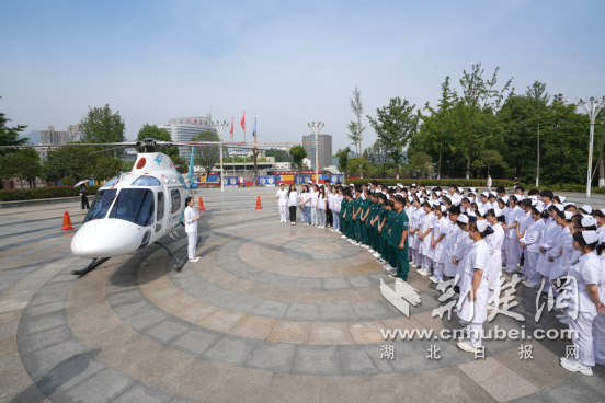 湖北医药学院谱写青春志愿之歌