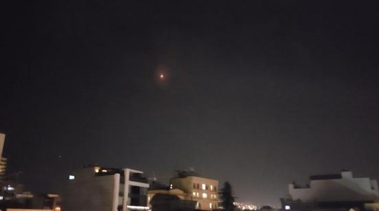 伊朗首都德黑兰传出爆炸声 新一轮空袭引发多处爆炸