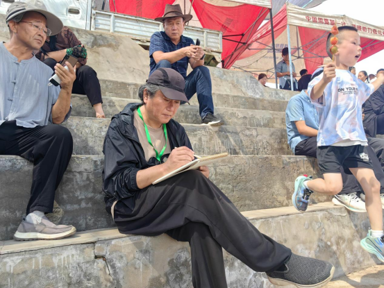 走遍中国：陕北庙会，民俗和艺术来了一场欢乐“约会”