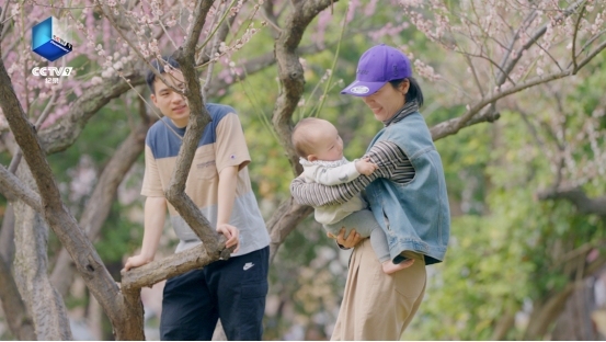 从“我”到“我们”，纪录片《自从有了你》讲述新手父母的育儿心路