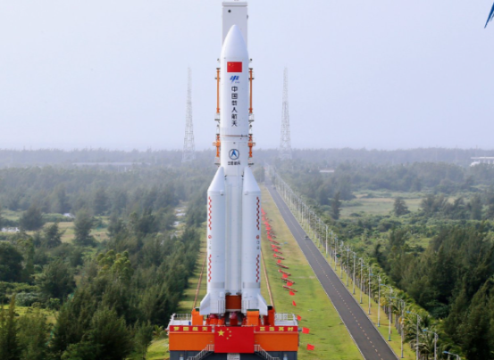 长征五号能将25吨重物推上太空！