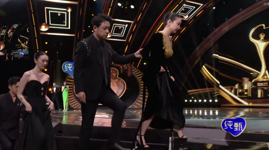 尼格买提为高叶解围