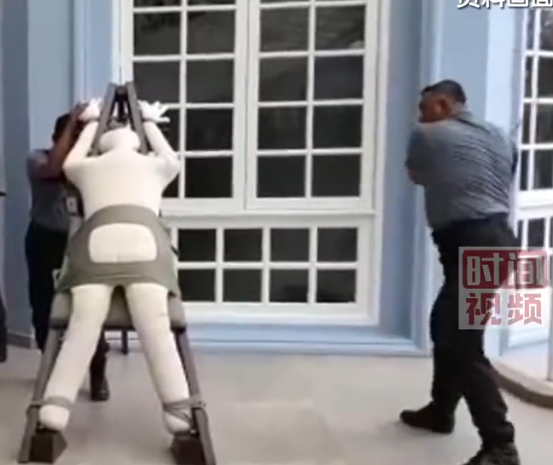 马来西亚男子洗劫财物获鞭刑并入狱