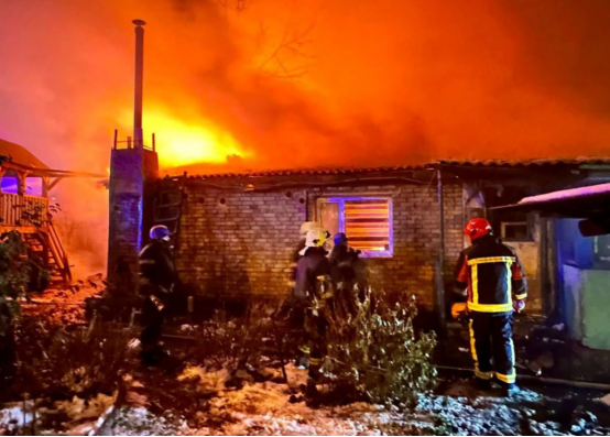 10枚导弹来袭，基辅天空被照亮，泽连斯基淡定访美，心中早有成算