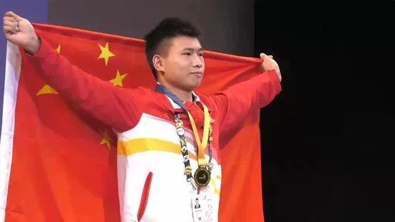 11岁中国女孩获世界冠军