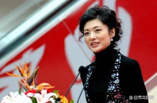 从“央视一姐”到“央企董事长”, 相比董卿, 周涛走了不同的大道