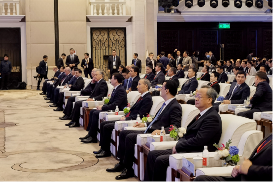 龙宇翔出席乌兹别克斯坦-中国投资论坛开幕式