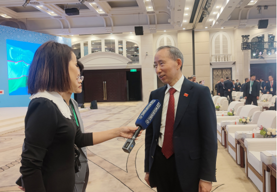 龙宇翔出席乌兹别克斯坦-中国投资论坛开幕式