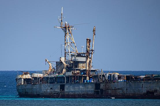 菲非法“坐滩”船只独家影像 严重锈蚀，生态危机预警