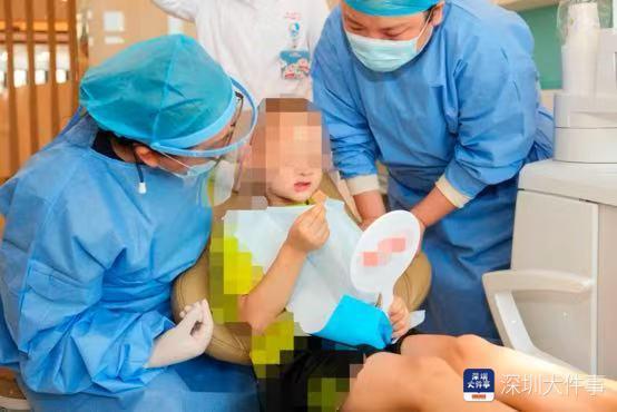 4岁男童患罕见无牙症 颌骨薄如纸片：天生没有牙齿，该怎么吃饭？