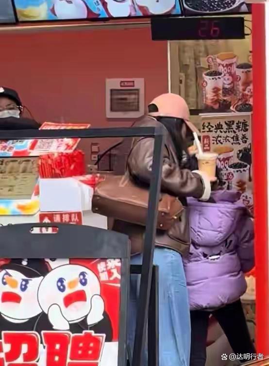 多项房产与郭晶晶共同捏有，霍启刚主动公开个东说念主财产 透明富豪引热议