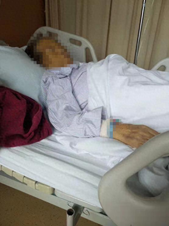 机器人切除肿瘤不彻底 医院担主责 家属质疑手术失误