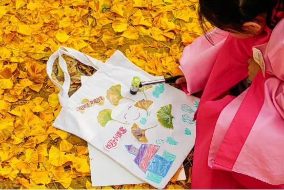 肯德基“丝路小课堂”携手汉阳陵：金秋银杏映汉韵，非遗传承润童心