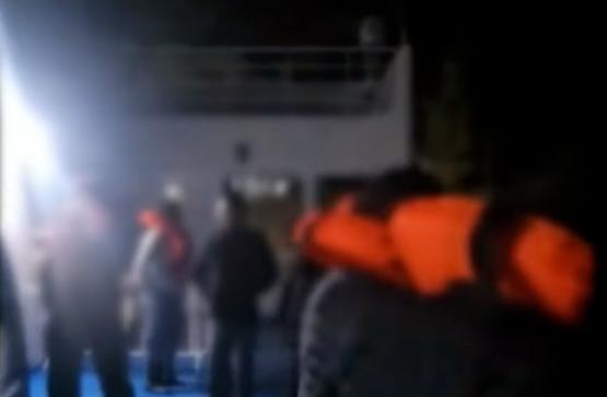 载有260东谈主的客轮在韩国珍岛隔邻搁浅 海警遑急解救